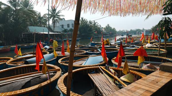 Coconut boat Vietnam